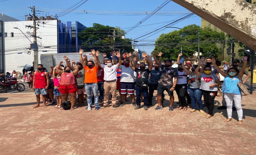 Jabas Soster visita camelôs e logistas no Calçadão e ouve reivindicações